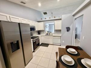 Grand Fabulous Pines 3BR Pool Home near Disney