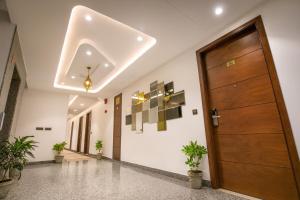 HOTEL TEN SQUARE - 5 Minutes from The Taj Mahal