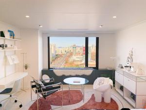 Edit Seoul #Jamsil #Olympic Park #Natural Light Studio #City View #MidCentury #PlaysDeSeoul