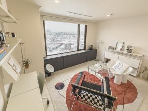 Edit Seoul #Jamsil #Olympic Park #Natural Light Studio #City View #MidCentury #PlaysDeSeoul