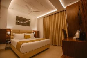 HOTEL TEN SQUARE - 5 Minutes from The Taj Mahal