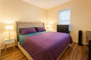 Soulard King 1BR w Washer & 370 Mbps Wi-Fi