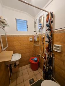 L & M Hearthstones Lodge