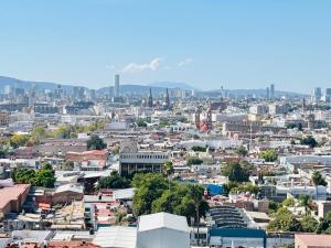 Depa Familiar Céntrico GDL con Estacionamiento