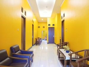 Cendana Loekito Homestay Mandala Krida RedPartner