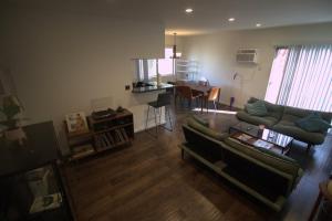 Charming 1-bedroom apartment in amazing Palms, Los Angeles with AC, Parking
