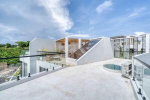 Snow White Villas 3BR Haven Near Pandawa Beach