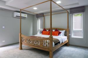 V262 Smart 4BR Villa Ideal for Groups Families