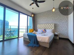 Almas Suites Couple Cozy Seaview Netflix By STAY