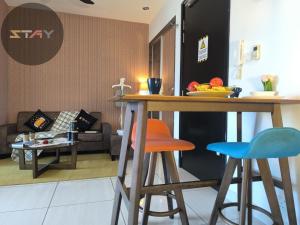Almas Suites Couple Cozy Seaview Netflix By STAY