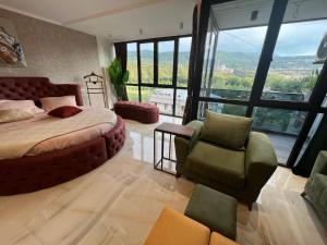 DL Business Studio - Panorama View