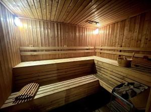 Modern Bangkok Apartment Train Access