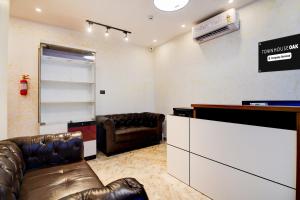 Townhouse Oak Sealdah Railway Station Near Creek Row