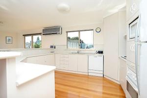 88 Seagull Ave - Ocean Views - Family - Linen Included