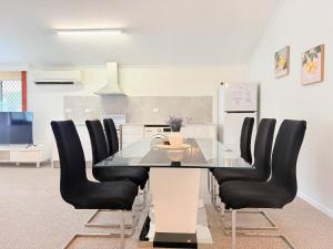 Wynnum Waves Retreat-3 Bedroom Coastal Escape