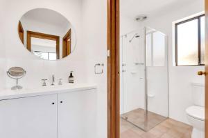 Middleton - Absolute Beachfront - Wi-Fi and Linen Included