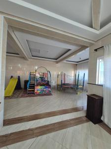 Casa com Piscina - Enseada - Jardim Virginia