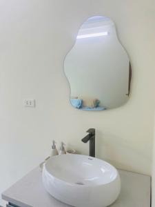 NÓN HOUSE - Hanoi Old Quarter