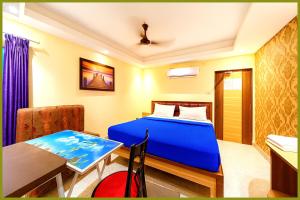 Marine Drive Lane Rooftop # Sea View Palace Residecy - Fully Air Hotel # PRIME LOCATION # BEST ROOFTOP SEA VIEW HOTEL