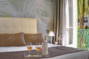 Hotels Hotel Villa Victoria : Chambre Triple - Vue sur Jardin
