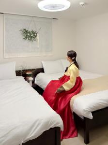 Itaewon Namsan House Free Hanbok Experience for Couples 10-min walk to Namsan Park 15-min walk to Noksapyeong Station