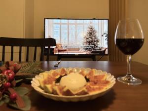 Itaewon Namsan House Free Hanbok Experience for Couples 10-min walk to Namsan Park 15-min walk to Noksapyeong Station