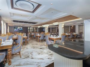 5 Falcons The Luxury Residency