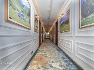 5 Falcons The Luxury Residency