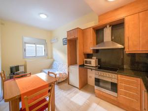 One-Bedroom Apartment (2 - 4 Adults) - Ground Floor room in Apartamentos AR Family Espronceda