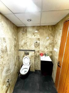 luxury studio sector 74