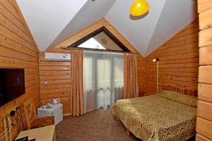 Superior Double Room with Balcony room in Park Hadzhoh