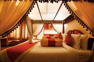 Cenneys Gateway - Pride of Salem