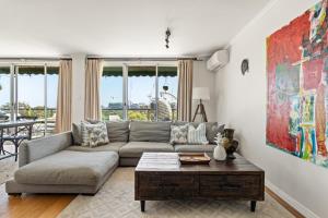 The Crows Nest Retreat - perfect for six people!