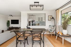 The Crows Nest Retreat - perfect for six people!