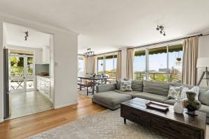 The Crows Nest Retreat - perfect for six people!