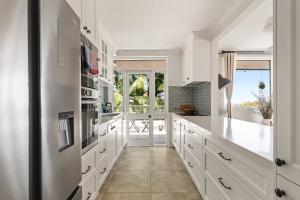 The Crows Nest Retreat - perfect for six people!