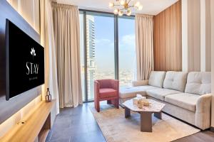 STAY BY LATINEM Luxury 1BR Holiday Home CC 2913 Near Burj Khalifa