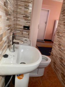 Lajoy Executive Lodge