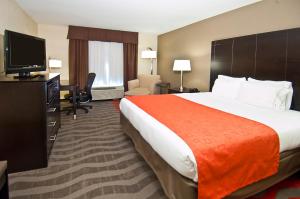 Standard Double Room room in Holiday Inn Express & Suites Tupelo an IHG Hotel