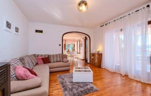 Melone Apartman 3 Senj by Villas Guide