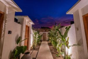 Casa Aurora- Chic & Stylish 1 BR Pool Villa - 7 Min to Savaya