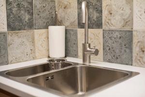 Alex Guesthouse Stylish Studio near the Sea