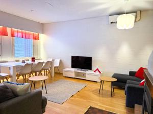 Large Group Fireside Cabin