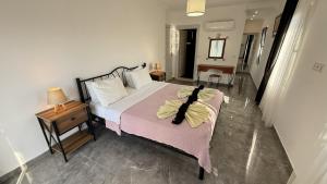 Villa-Sleeps 9-Parking-Pool-Bbq-Hot tub-Pets