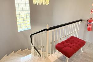 Villa-Sleeps 9-Parking-Pool-Bbq-Hot tub-Pets