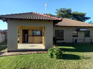 Lovely Home in Bushveld estate
