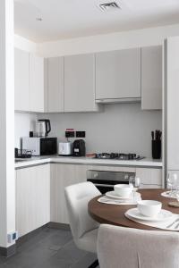 Brand New Cozy 1-BR Flat 15 mins drive to Downtown