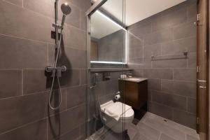 Brand New Cozy 1-BR Flat 15 mins drive to Downtown