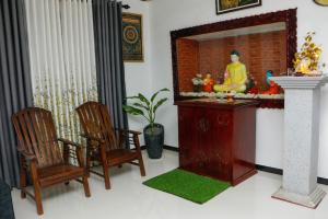 Mountain Breeze Inn Midigama