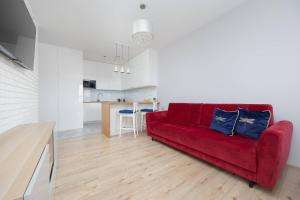 Cozy Apartment for 8 People with Air Conditioning and 2 Parking Spaces by Noclegi Renters